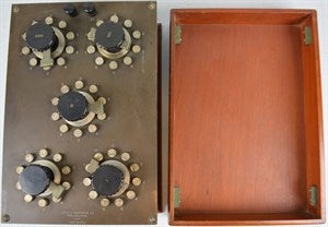 Image description is not available for FIM2015.286a-b